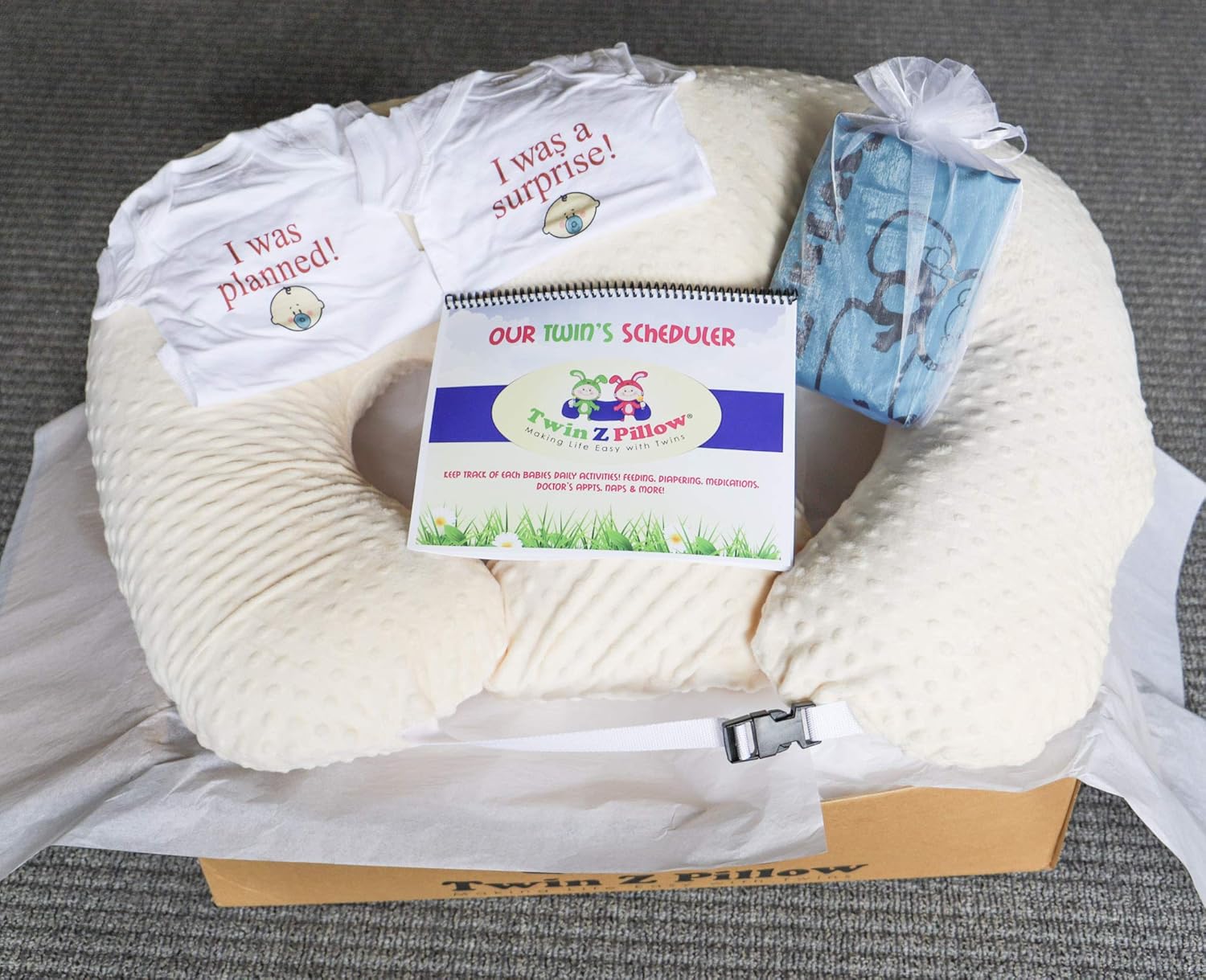 Twin Gift Set - Twin Z Pillow + 1 Cream Cover + 2 Fun One Pieces + Travel Bag + Scheduler