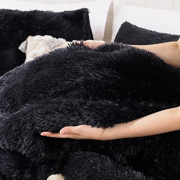 SMOOFY FLUFFY KING SIZE COMFORTER SET, FAUX FUR BLACK COMFORTER SET, LUXURY FUZZY KING BEDDING SET, SOFT SHAGGY BED SET FOR ALL SEASON, 3 PIECES – 1 COMFORTER & 2 PILLOWCASES,