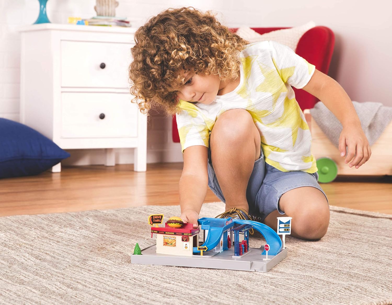Driven by Battat, Gas Station & Drive-Thru Restaurant Playset with Food Truck, Toy with Moving Parts - Image 3
