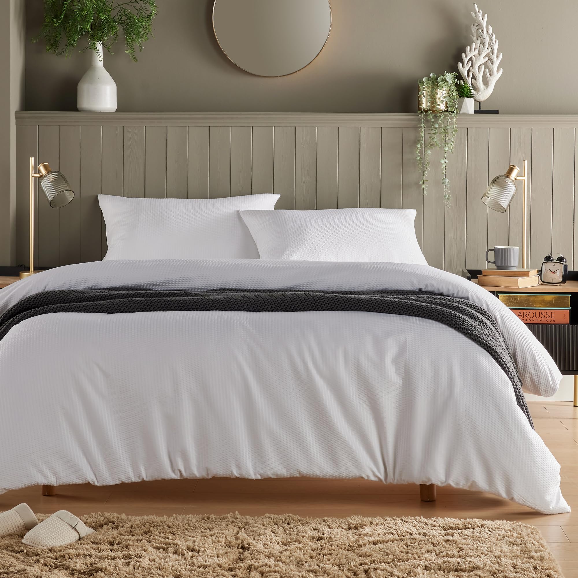 Olivia Rocco Monaco Seersucker Duvet Cover Set Super Soft Easy Care, Breathable, Stylish Comforter Quilt Cover Bedding Bed Linen Sets with Pillowcases, White Double