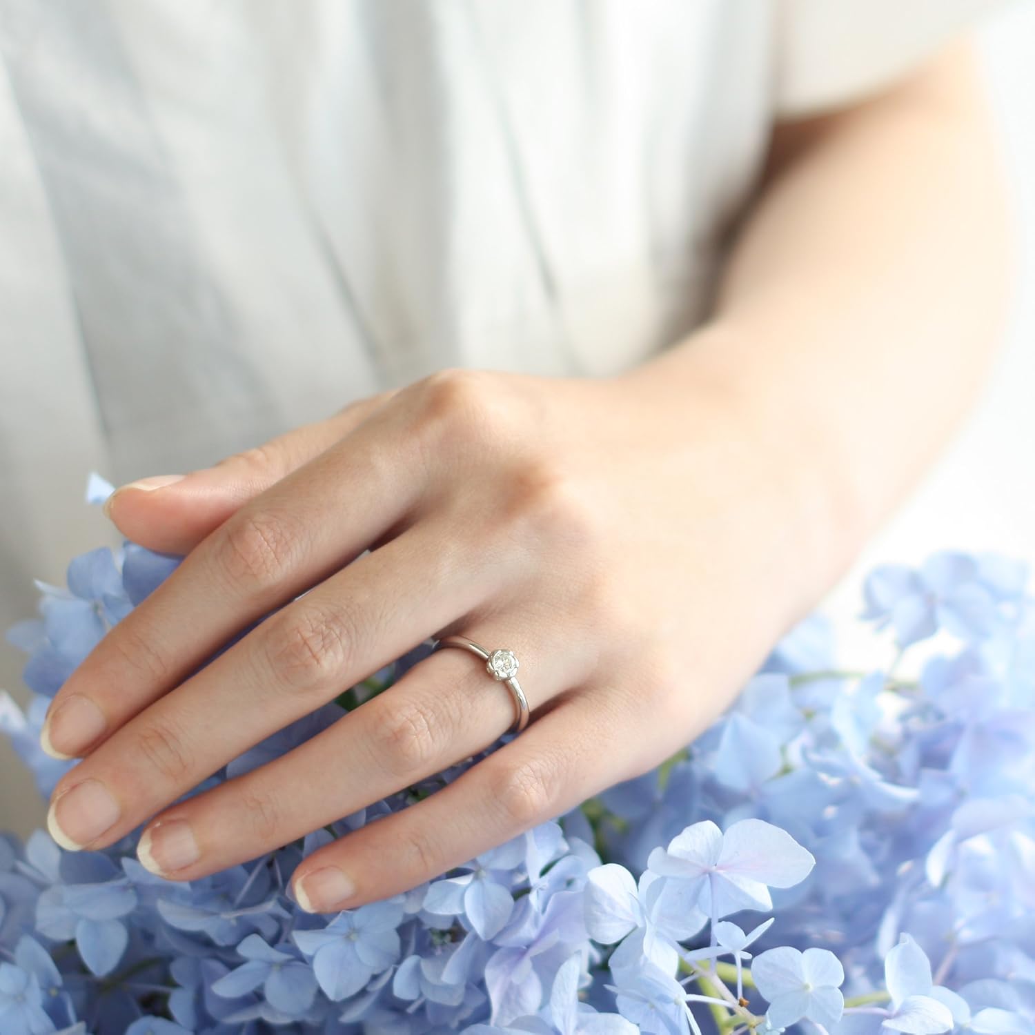 Amazon Suehiro ダイヤモンド リング 0 3カラット プラチナ ダイヤモンドリング 指輪 花びら 婚約指輪 エンゲージリング サイズ10 リング 通販