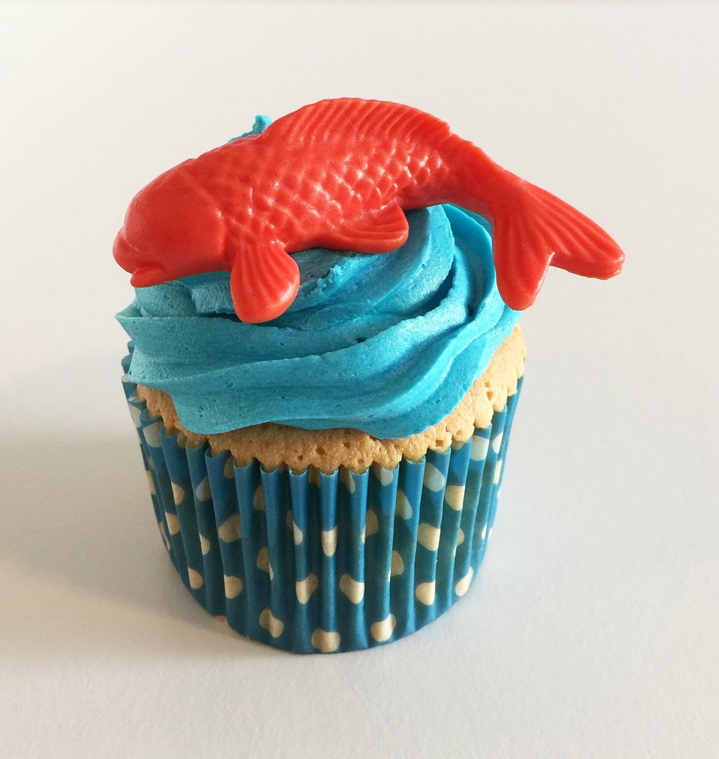6 Beautiful Sugar Koi Carp Fish Edible & handmade with love in the UK