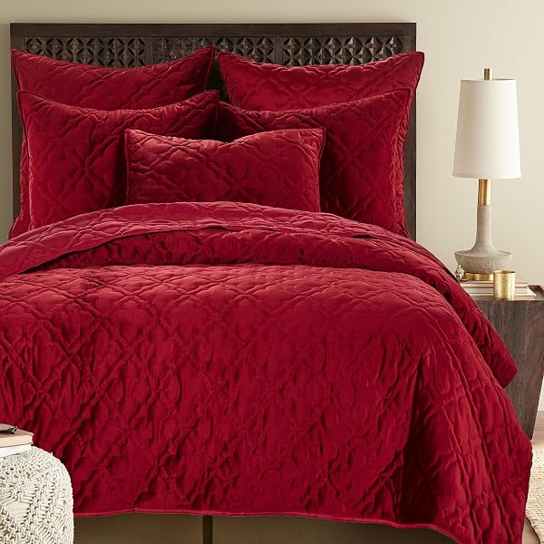 LEVTEX HOME – CASERTA QUILT – KING – ARABESQUE MEDALLION – RED VELVET – QUILT SIZE 106X92IN. – POLYESTER VELVET