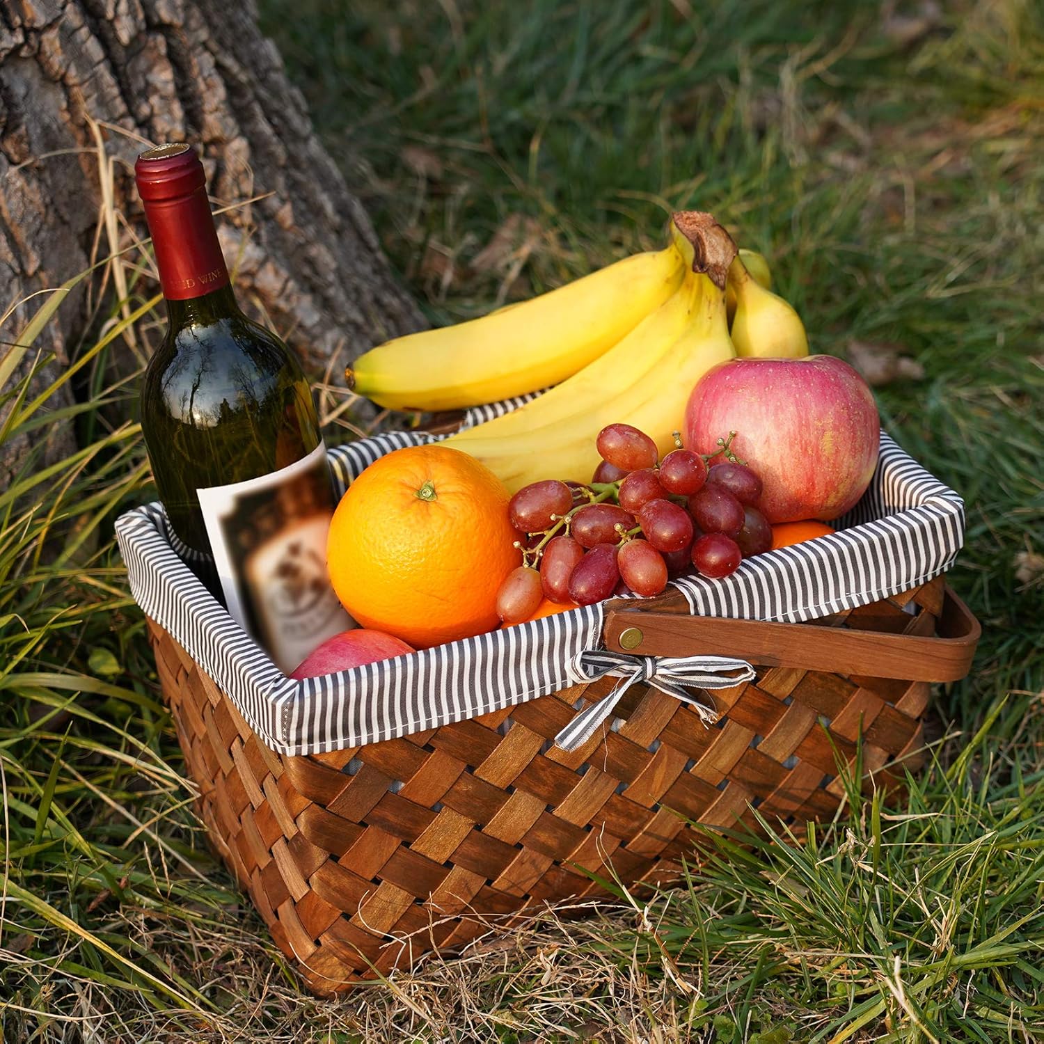 Woodchip Picnic Basket with Single Swing Handle, Hand Woven Easter Eggs and Candy Basket, Bath and Kids Toy Wicker Storage Basket, Gift Packing Basket. Wicker Small Halloween Basket,Grey: Kitchen & Dining