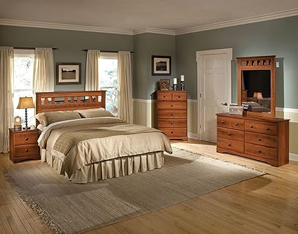 Amazon.com: Cambridge Seas Five Piece Suite: Queen Bed, Dresser ...