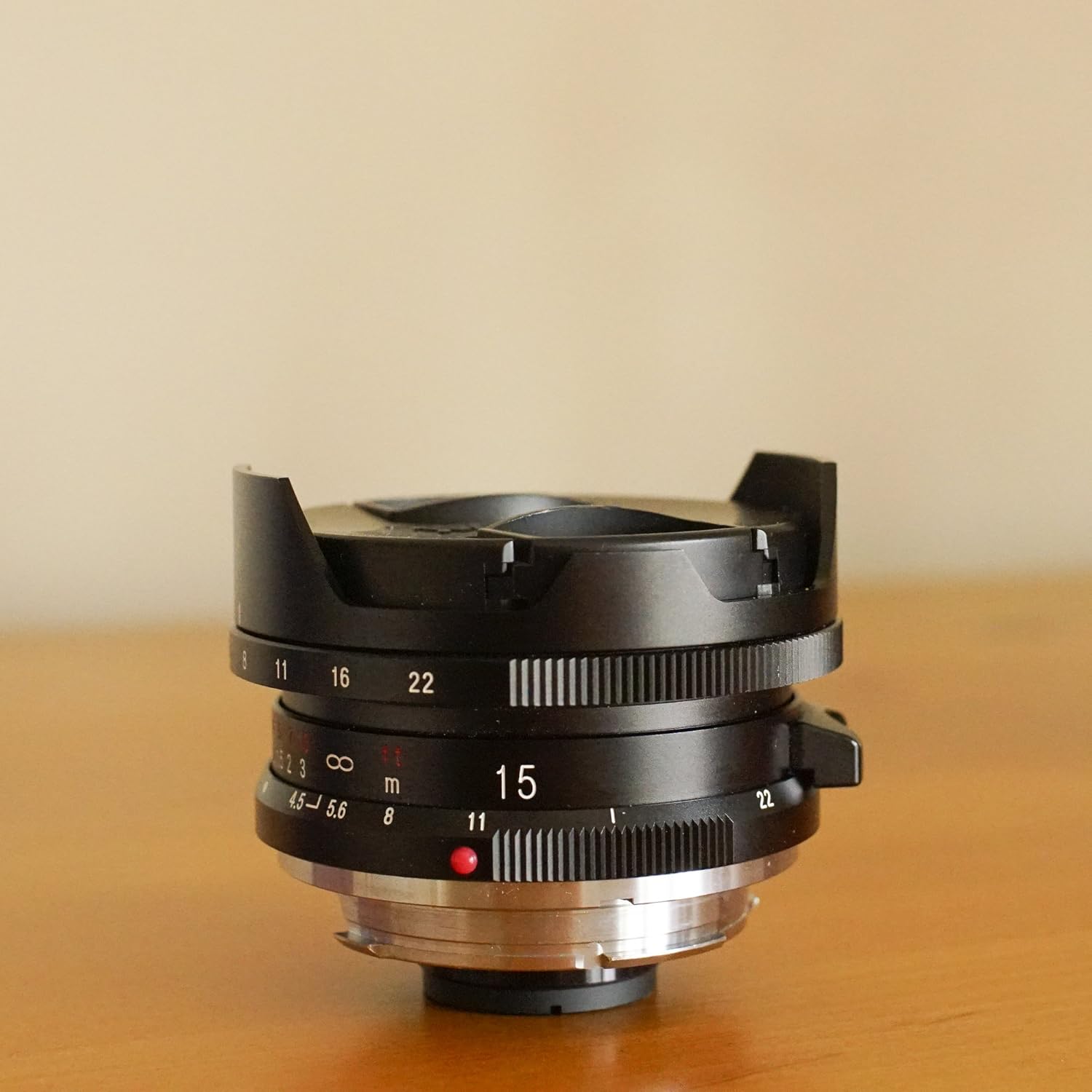 Amazon Com Voigtlander Super Wide Heliar 15mm F 4 5 M Mount Lens Black Digital Slr Camera Lenses Camera Photo