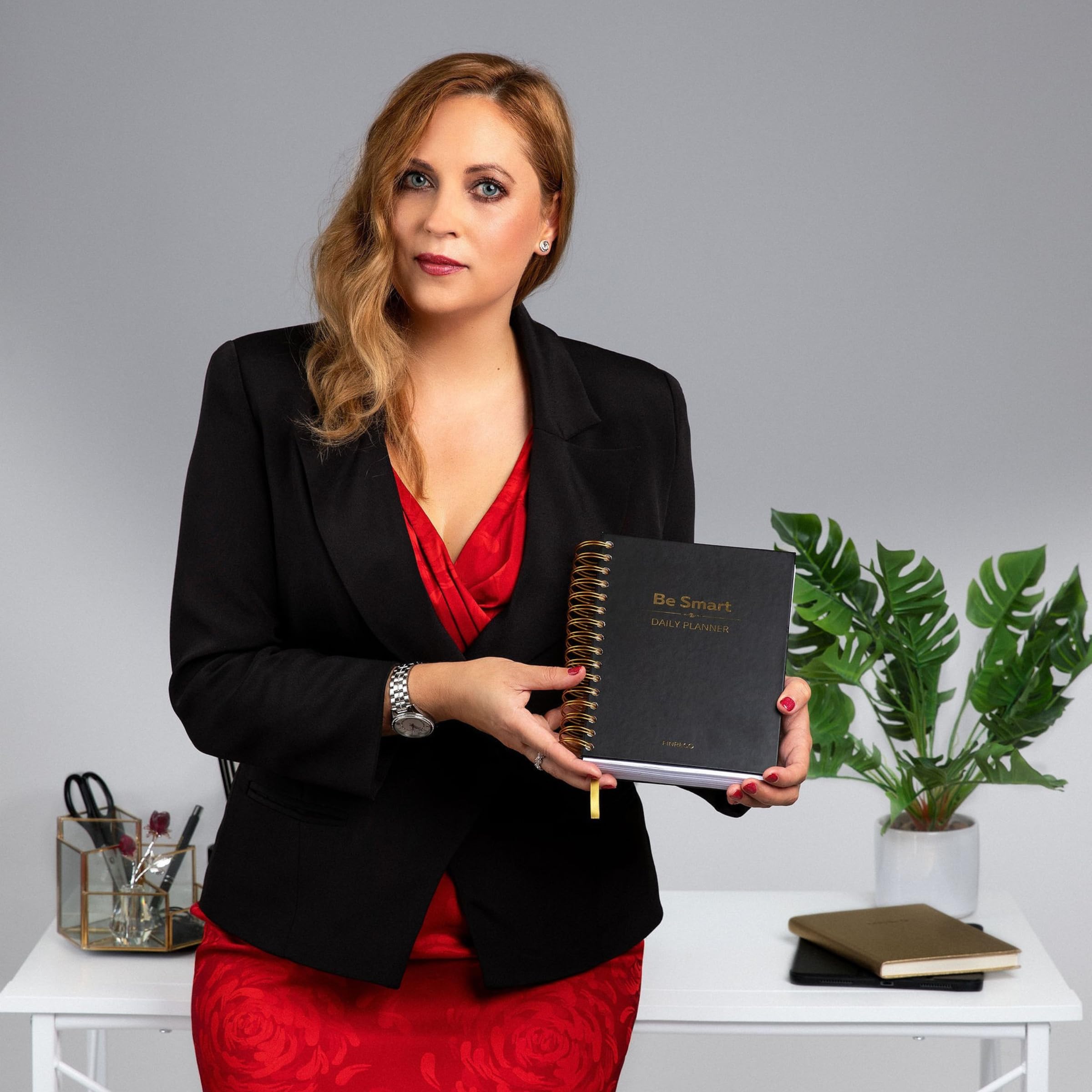 Finrego: Be Smart - Professional Daily Planner, Annual and Undated A5 Planner