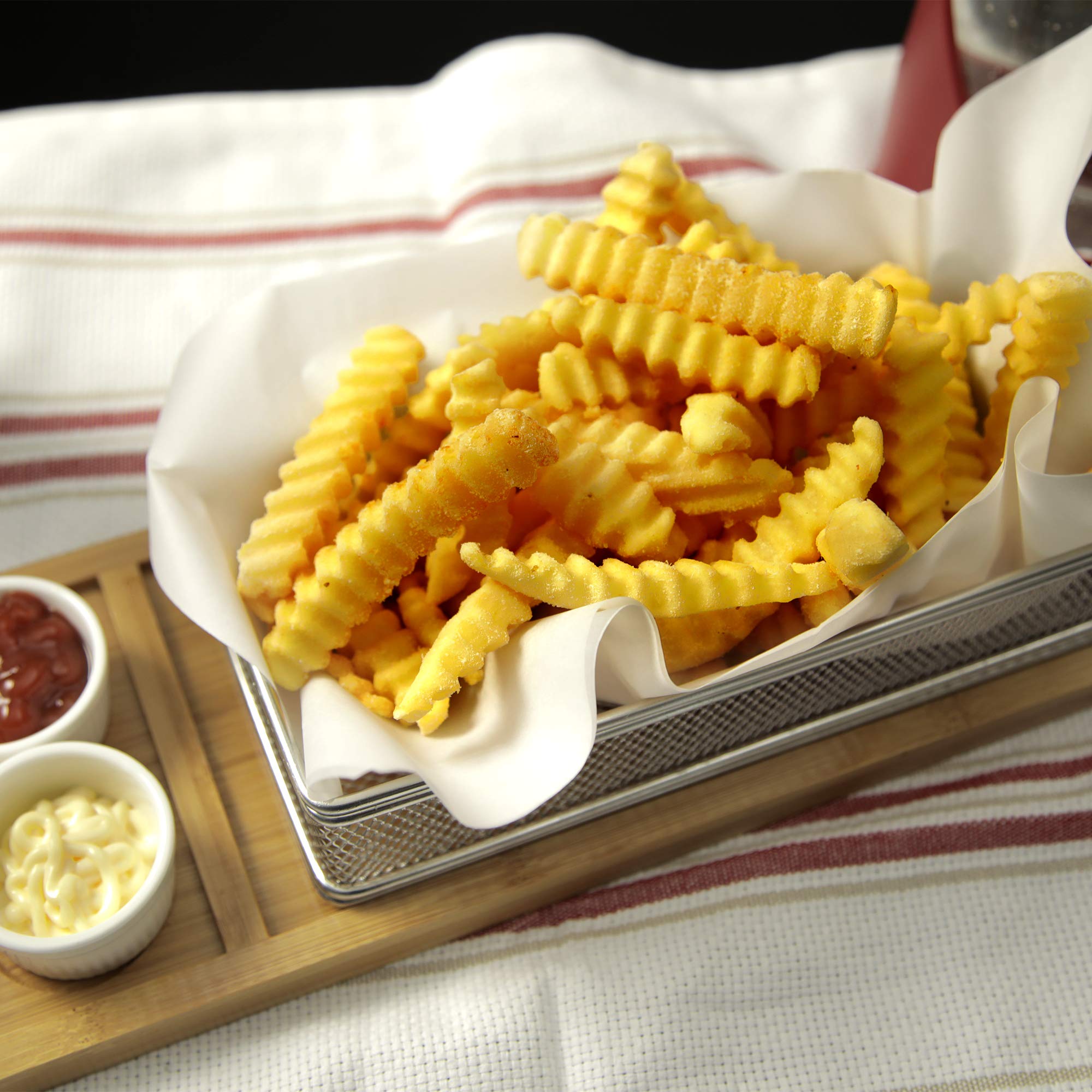 Yukon Glory YG-605 Magnificent Chip & Dip Serving Basket Bamboo Board and Sauce Cup Set for French Fries Fried Fish and More