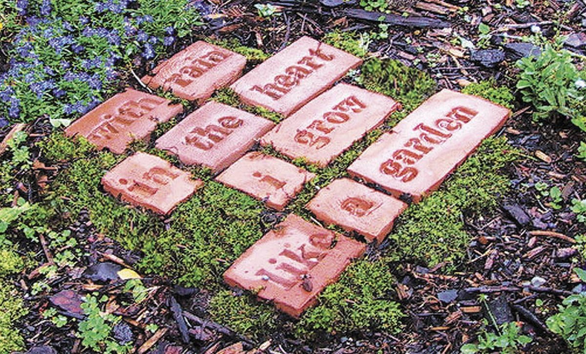 Magnetic Poetry Make Your Own Poetry Stones Deluxe Kit (Discontinued by Manufacturer)