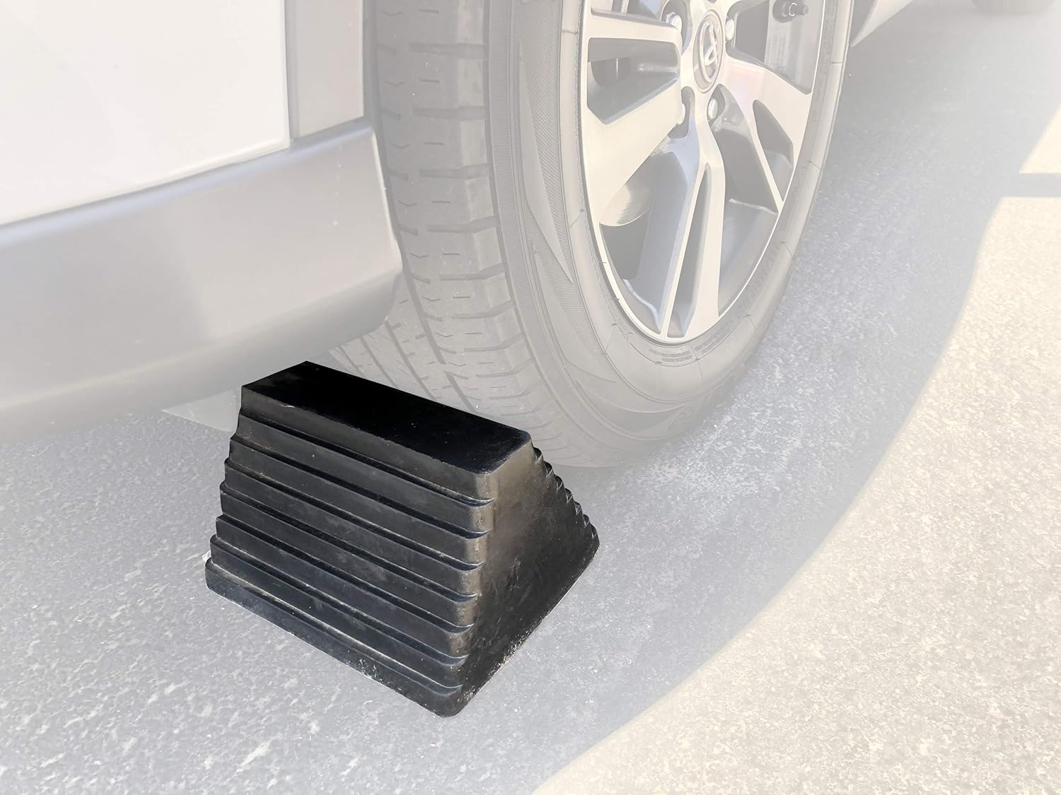 MaxxHaul 80681 10" x 8" x 6" Solid Rubber Heavy Duty Wheel Chock with Eyebolt, 2 Pack: Automotive