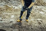 JCB Garden Fork Professional Solid Forged Lightweigh t Long Handle view 4