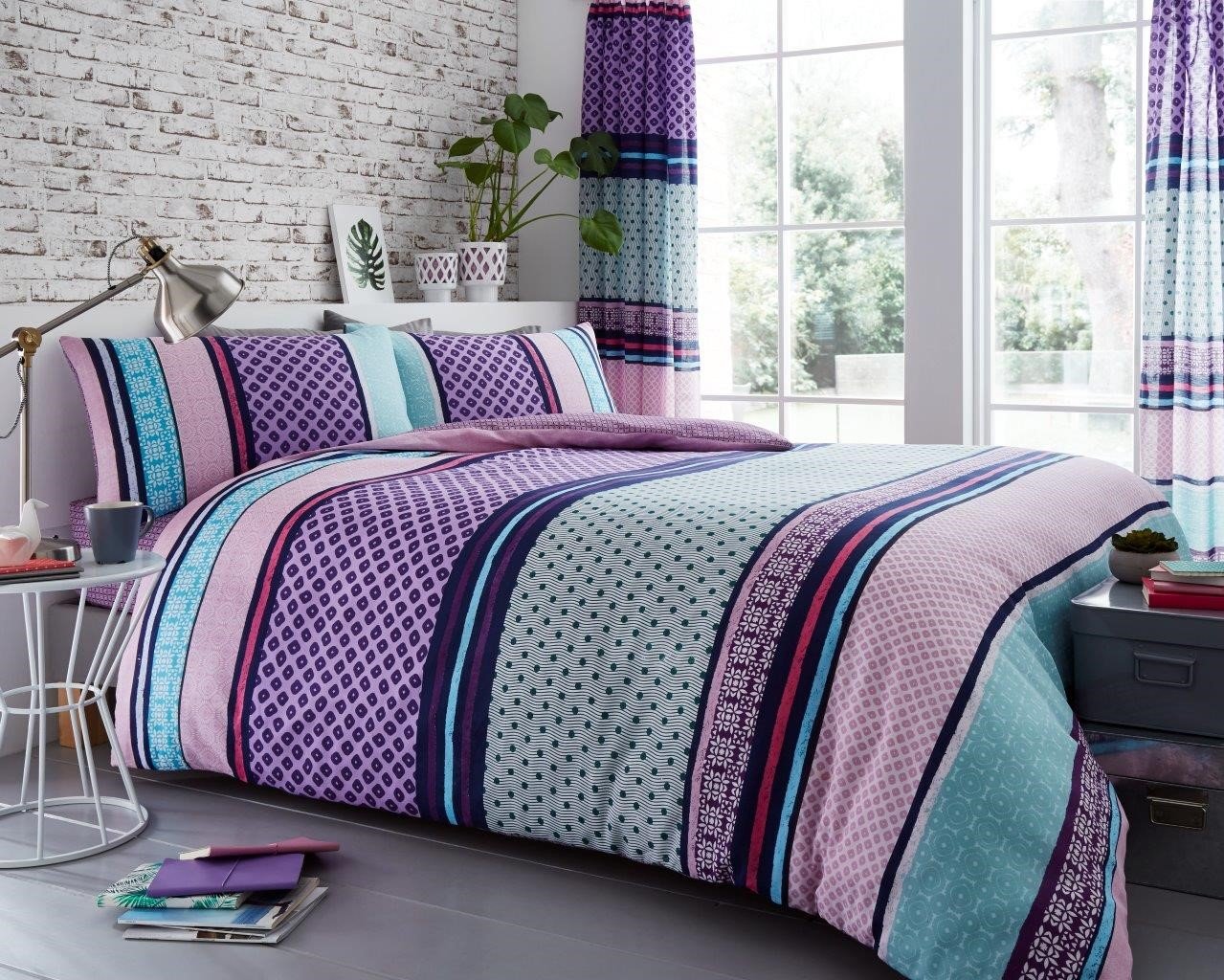 Gaveno Cavailia Charter Stripe Luxurious Bed Set with Duvet Cover and Pillow Cases, Polyester-Cotton, King-Berry