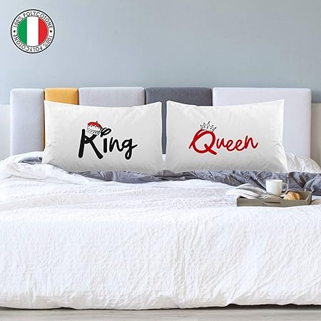 Idee Regalo Coppia Natale.Urbanzone Coppia Di Federe Cuscini Letto Matrimoniale Simpatiche Idea Regalo Lui E Lei Regalo Divertente Natale San Valentino Anniversario King Queen Amazon It Casa E Cucina