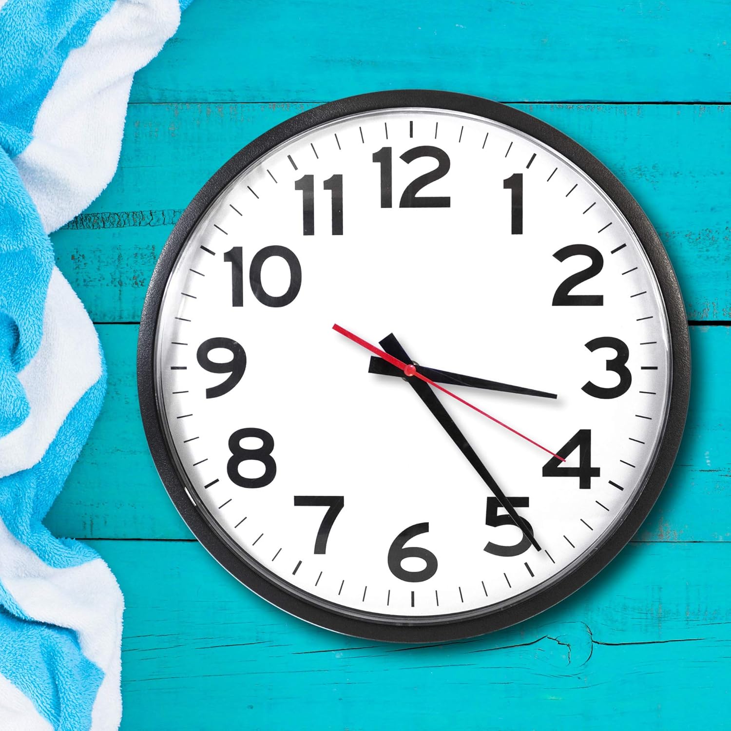 Amazon De The Ultimate Wall Clock 35 6 Cm Atomic Schwarz Leicht Zu Lesen Perfekt Fur Zuhause