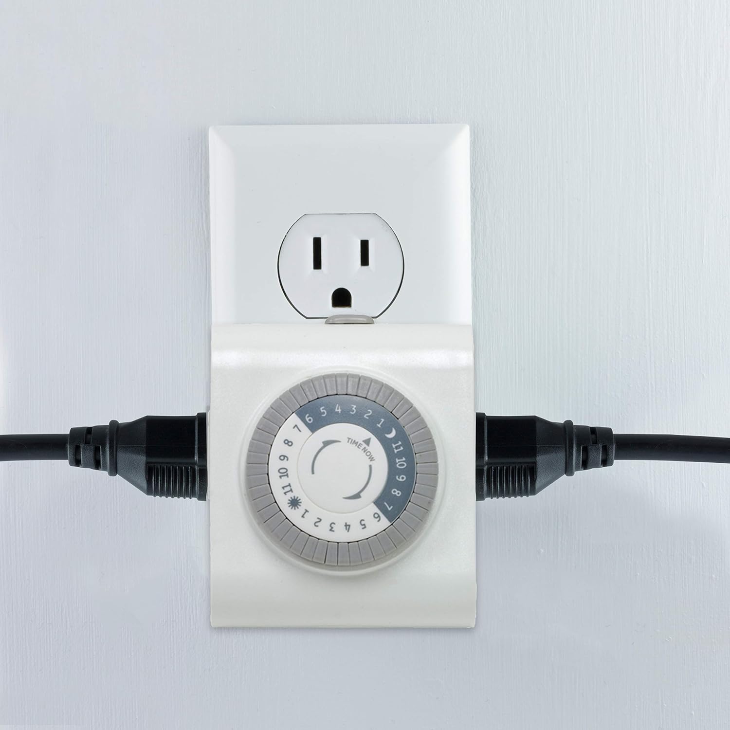 GE 24-Hour Heavy Duty Indoor Plug-in Mechanical Timer, 2 Grounded Outlets, 30 Minute Intervals, Daily On/Off Cycle, for Lamps, Seasonal, Christmas Tree Lights and Holiday Decorations, 15075 - Plug In Timer Switches - 