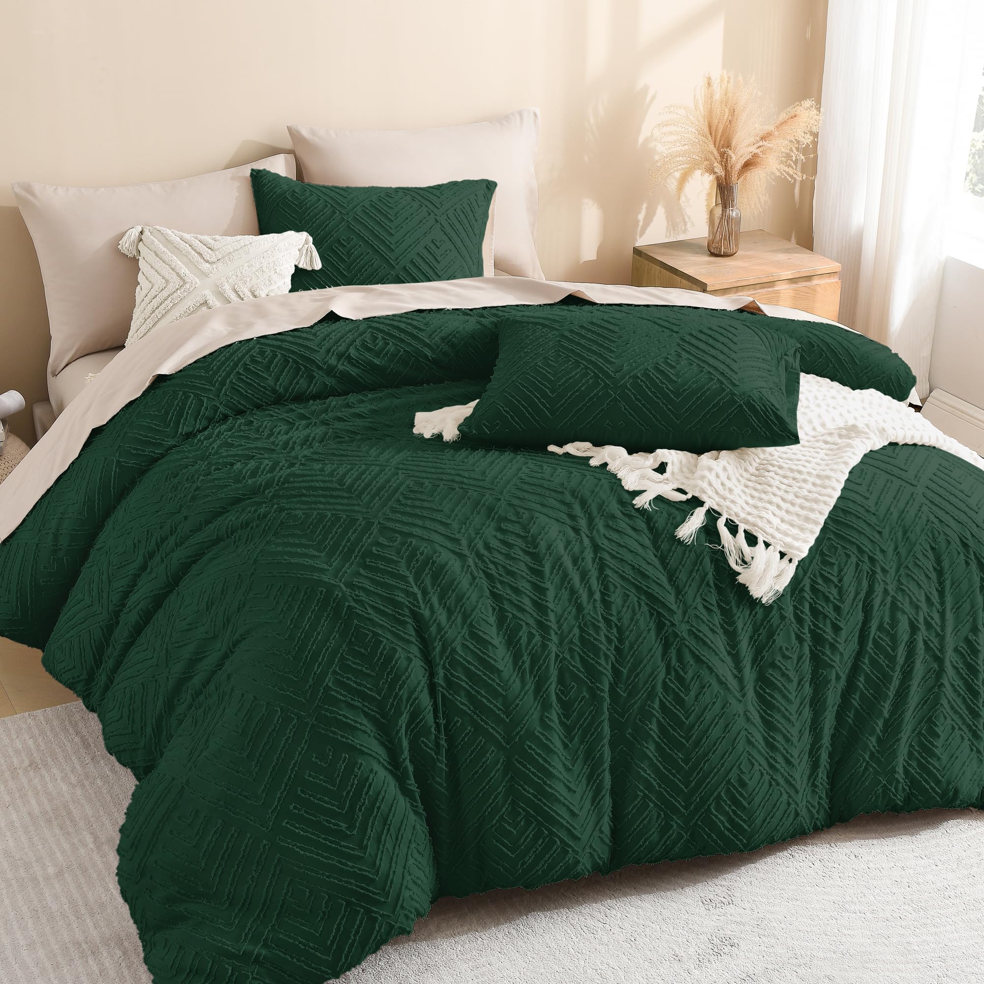 Litanika California King Comforter Set Emerald Green, 3 Pieces Dark Green Tufted Boho Farmhouse Bedding Comforter Set, Lightweight Fluffy All Season Comforter Set (104x96In Comforter & 2 Pillowcases) Image