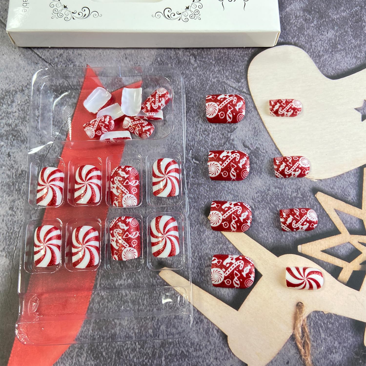 Tyuimhx Christmas Press on Nails Short Square Fake Nails with Candy Designs Xmas Red Glitter False Nails Full Cover Stick on Nails Acrylic Winter Artificial Nails for Women Glue on Nails 24 Pcs - Image 4