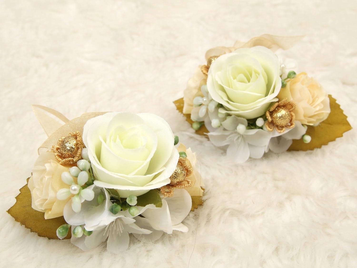 ゴールド Charming花ブートニアピンウェディングプロムテーマ 2個入り B0753fkxfx 造花 超歓迎された Rumble Media