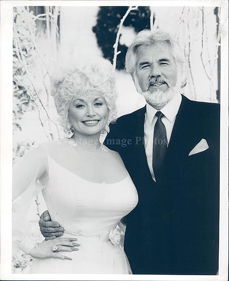 Amazon Co Jp ヴィンテージ写真プレス 写真ミュージシャン ケニー ロジャース ドリー パートン シンガー ソングライター ビューティ 7x9 ホーム キッチン