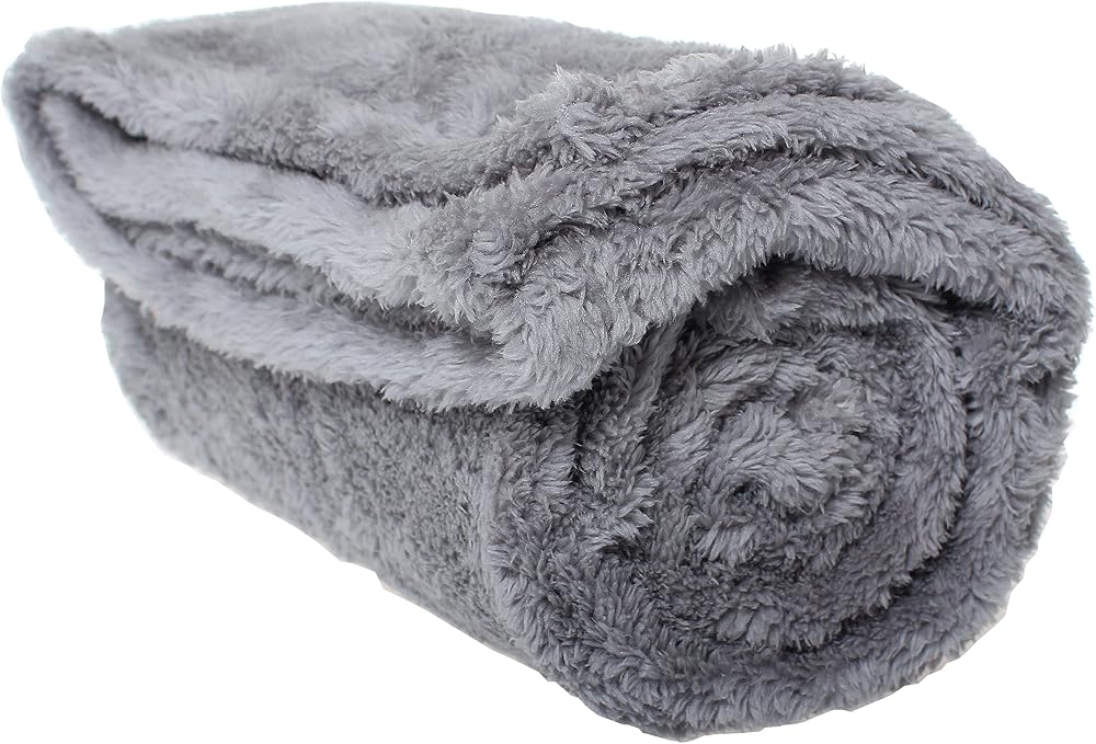 Pet Wiz Soft Fluffy Fleece Blanket Grey 80 x 100cm Medium