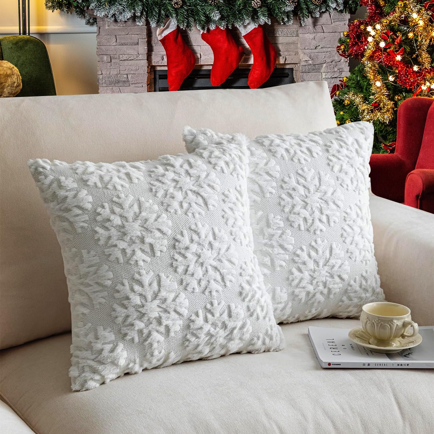 TOYPOPOR Christmas Pillow Covers Set of 2, 45cm x 45cm Soft Faux Rabbit Fur 3D Embroidery Christmas Tree Throw Pillow Covers For Holiday Decor, Sofa, Couch, Invisible Zipper, Skin-Friendly