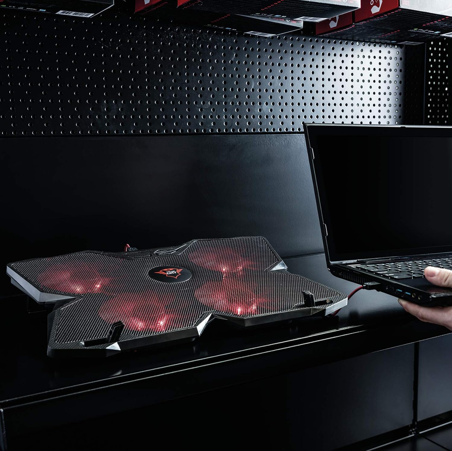 Trust Gaming GXT 278 Yozu Laptop Cooling Stand, Cooler for 17.3 inch Laptops, Height Adjustable Stand, 4 Illuminated Fans - Image 4