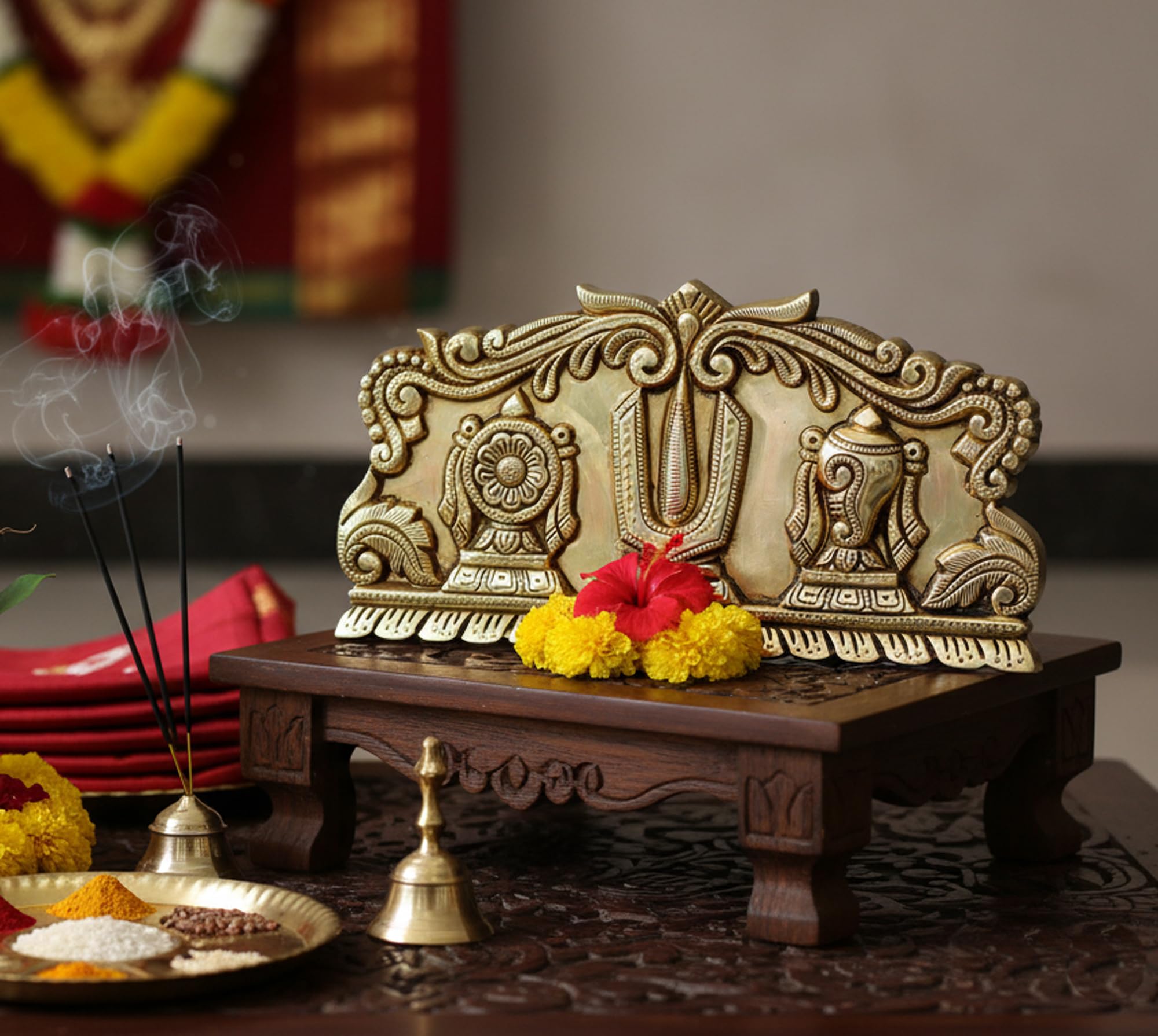 eSplanade Brass Shankh Chakra Namah Showpiece - 10 inches | Shankha Chakra Tilak | Shankha Gada Padma | Padmanabha Swami | Vishnu | Home Decor
