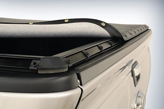 Amazon Com Extang Blackmax Truck Bed Tonneau Cover 2940 Fits 99 06 07 Hd Chevy Gmc Silverado Sierra 07 Classic Incl Hd 6 6 Bed Automotive