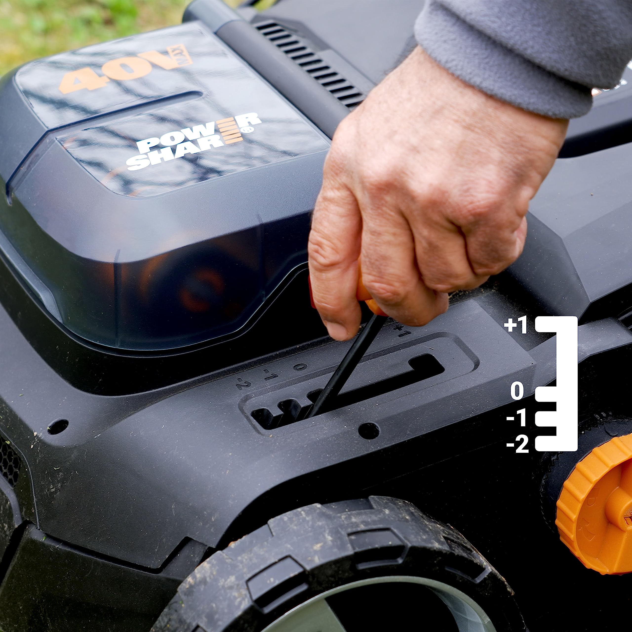 WORX Nitro Akku Vertikutierer & Rasenlüfter WG855E.9 - bis zu 400 ㎡ - Rechenbreite Arbeitsbreite 36 cm - bürstenloser Motor - 4 Stufe Höhenverstellung - inkl. 40 L Grasbeutel - ohne Akku & Ladegerät 5