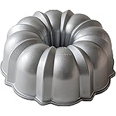 Nordic Ware Original Bundt, 12-Cup, Silver