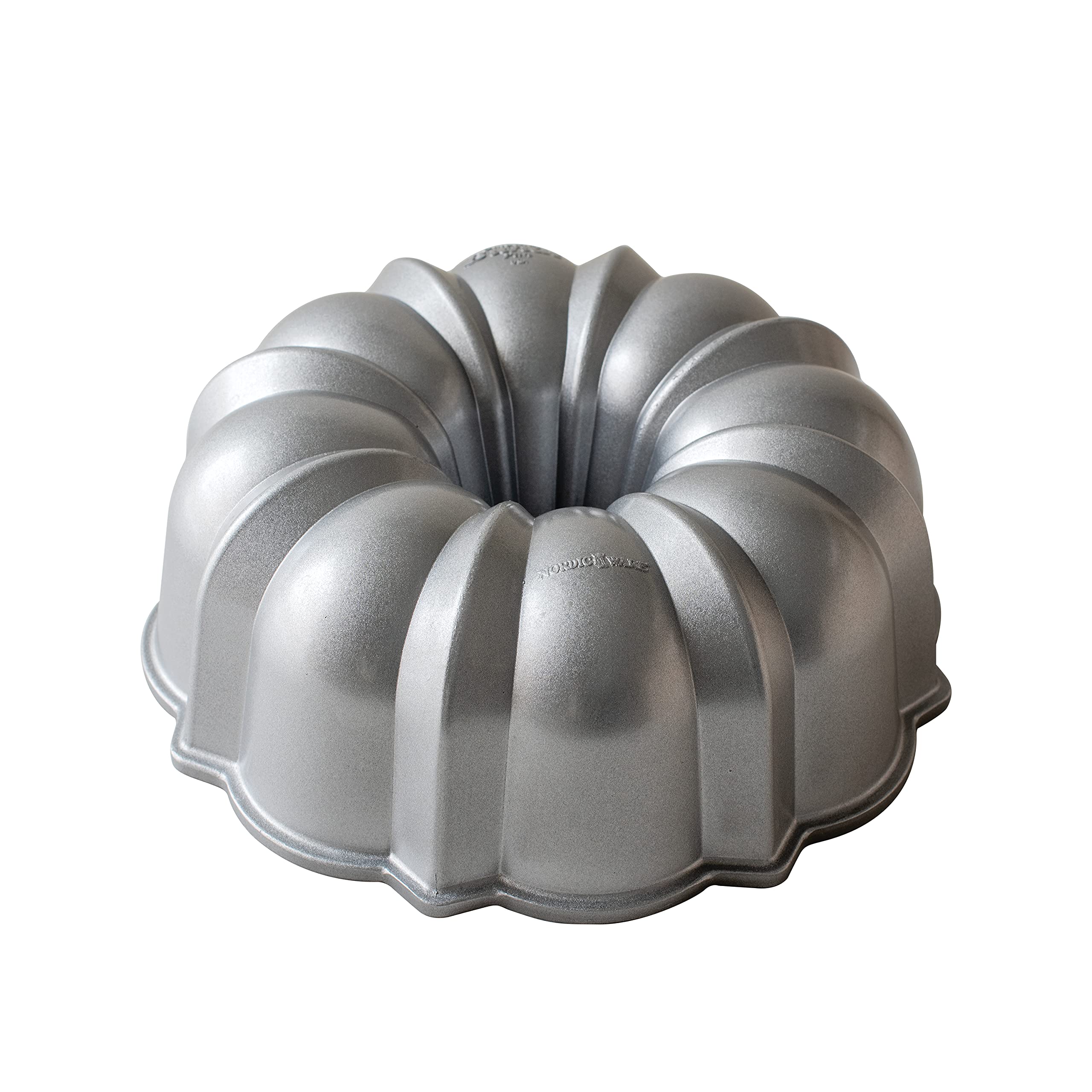 Nordic Ware 50153 Original 12-Cup Bundt Pan Silver