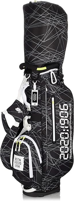 Amazon Co Jp ニューバランス ゴルフ キャディバッグ 軽量 9 5型 46インチ対応 2 3kg スタンド式 総柄プリントシリーズ 012 ゴルフ 010 ブラック シューズ バッグ