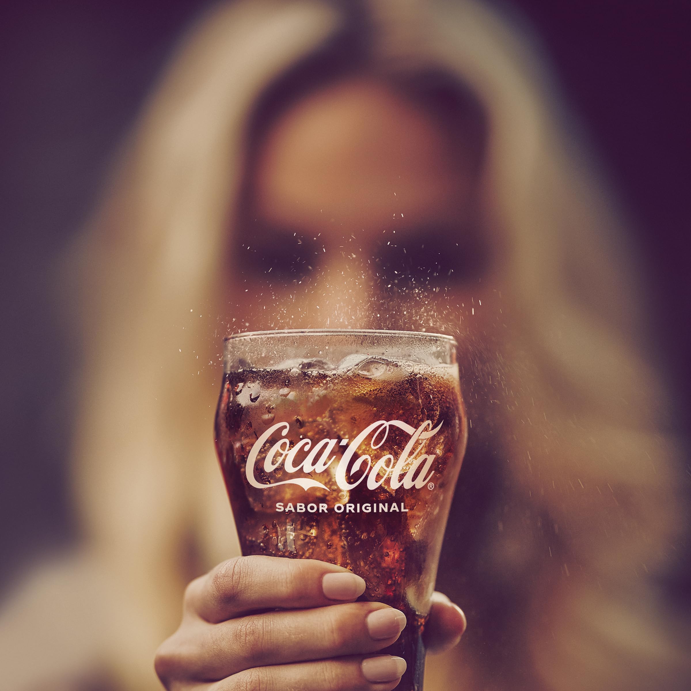 Mua Coca-Cola Original Taste, 24 x 330ml trên Amazon Anh chính hãng ...