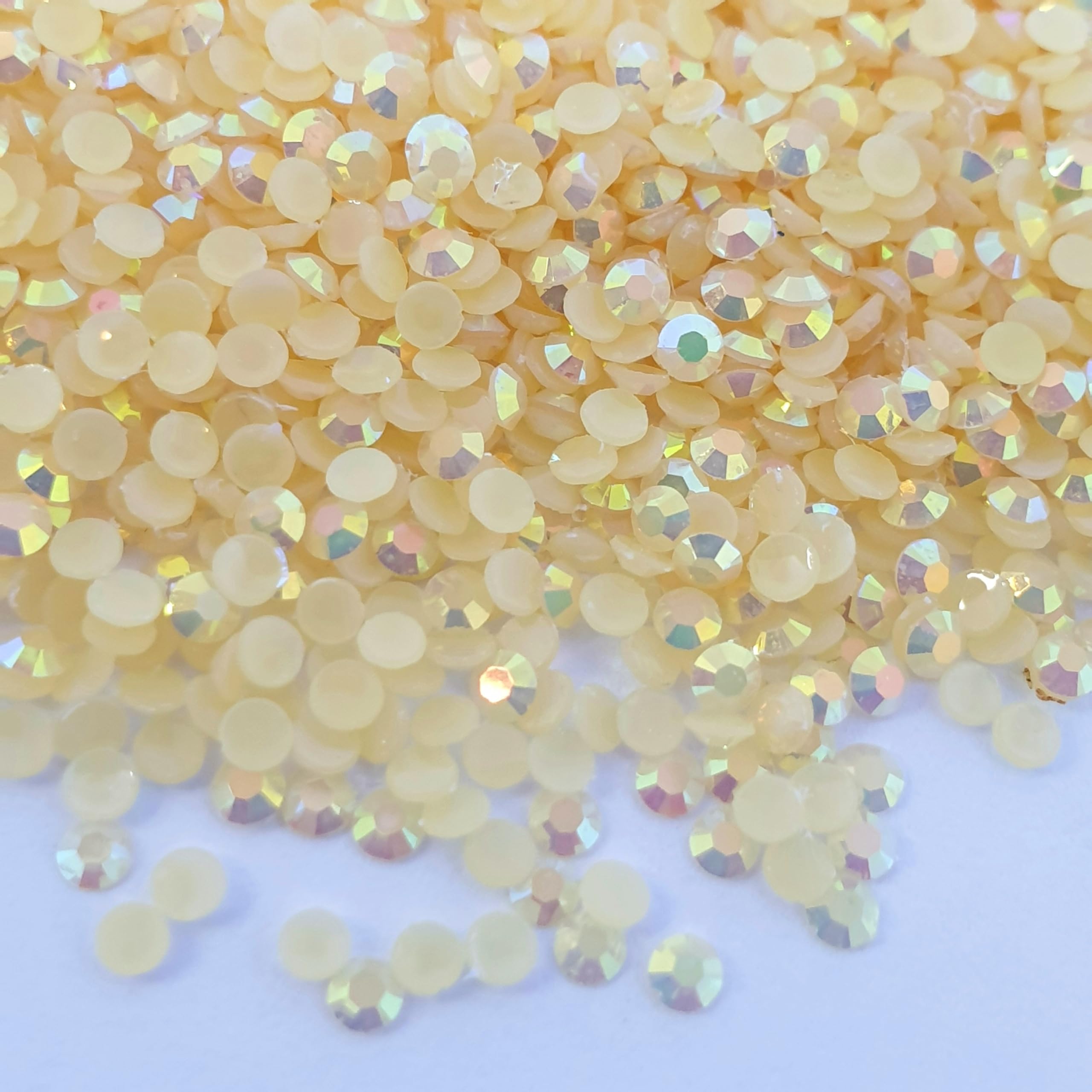 MajorCrafts 2000pcs 5mm ss20 Jelly AB Flat Back Round 14 Facets Resin Rhinestones Arts and Crafts Embellishment Gems (Champagne AB C59)