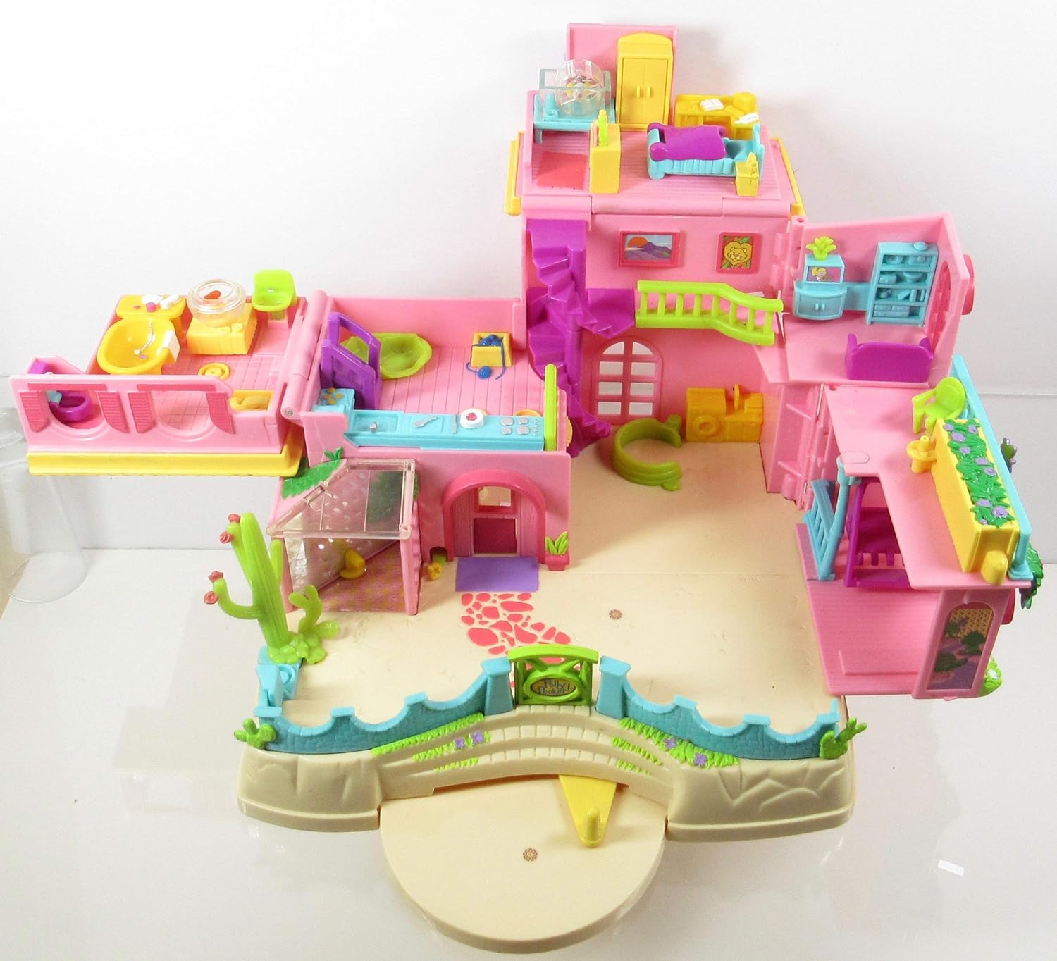 polly pocket petland