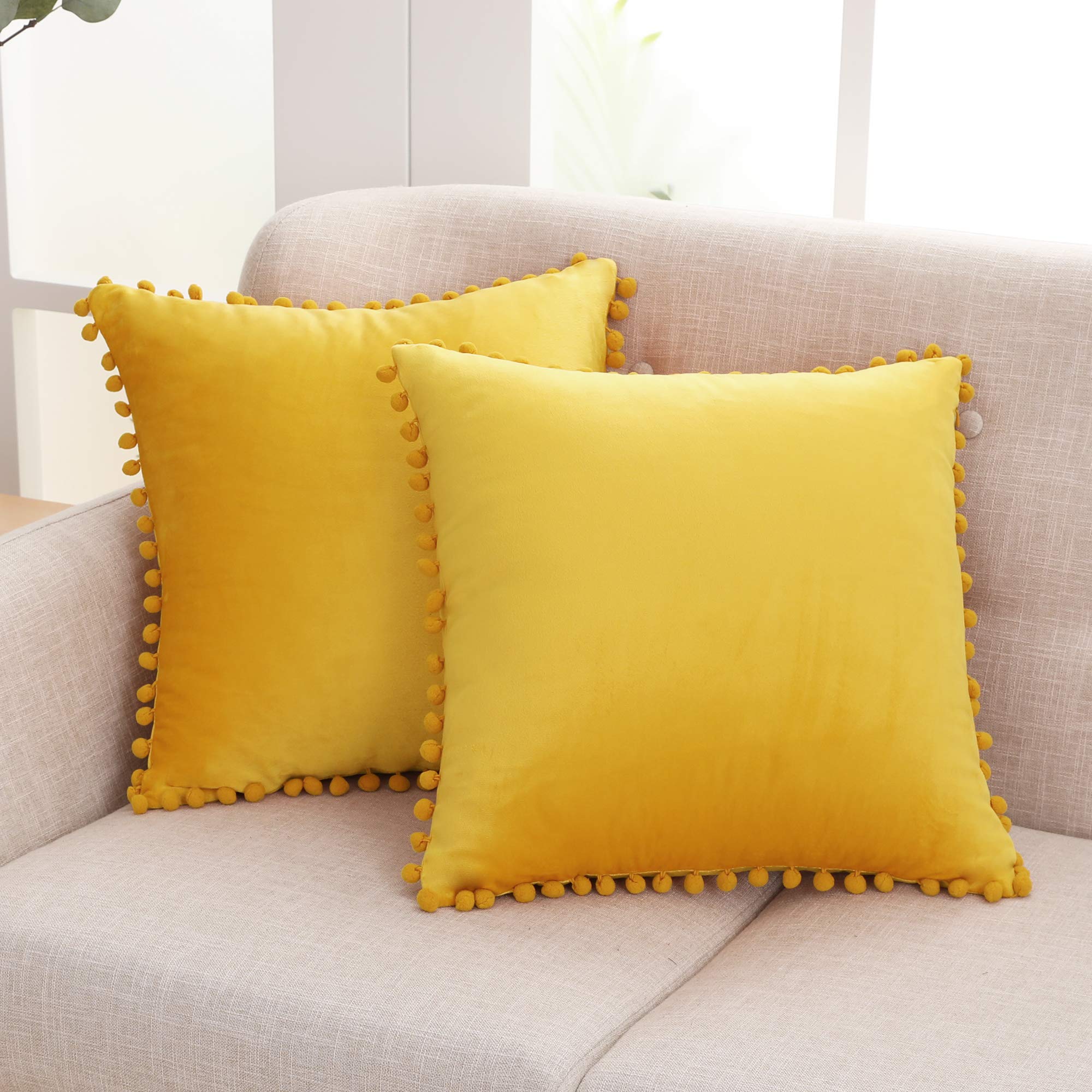 Deconovo Set of 2 Velvet Cushion Covers 45 x 45 cm Decorative Sofa Outdoor Bed Cushion Home Living Room Decoration for Bedroom Goose Yellow