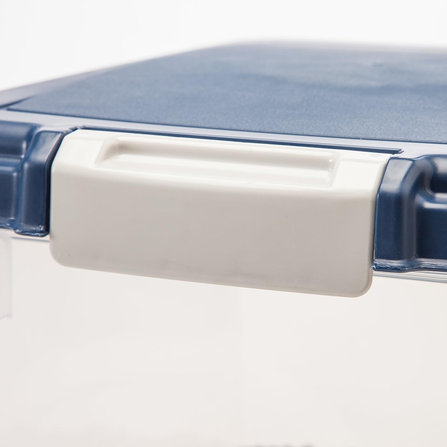 IRIS USA Airtight Pet Food Storage Container MP-8 : Pet Food Storage Products : Pet Supplies