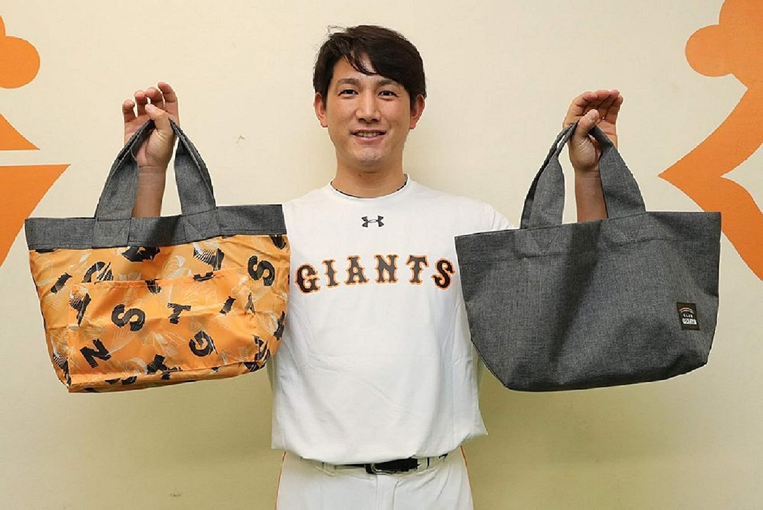 Amazon 読売 ジャイアンツ トートバッグ リバーシブル Club Giants ファンクラブ 限定 グッズ 巨人 バッグ 読売ジャイアンツ バックパック バッグ