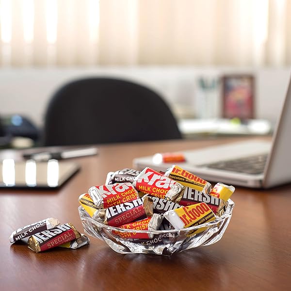 HERSHEY’S MINIATURES ASSORTED CHOCOLATE CANDY PARTY PACK, 35.9 OZ