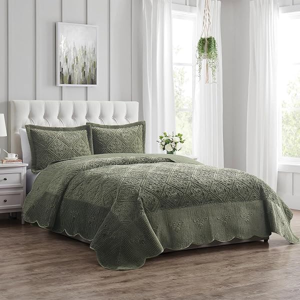 VCNY HOME – KING QUILT SET, 3-PIECE PLUSH BEDDING WITH MATCHING SHAMS, ELEGANT ROOM DECOR (WESTLAND OLIVE MOSS GREEN, KING)