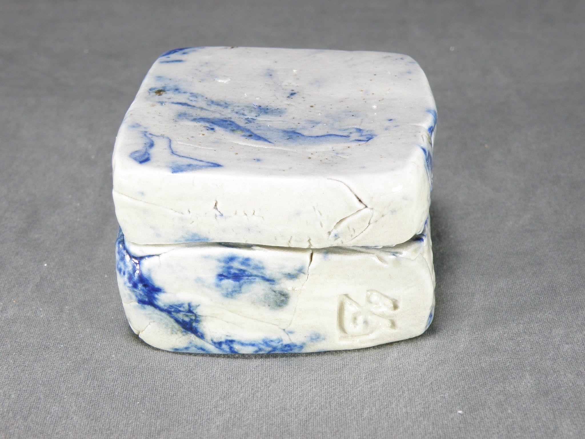 Small porcelain jewelry gift box