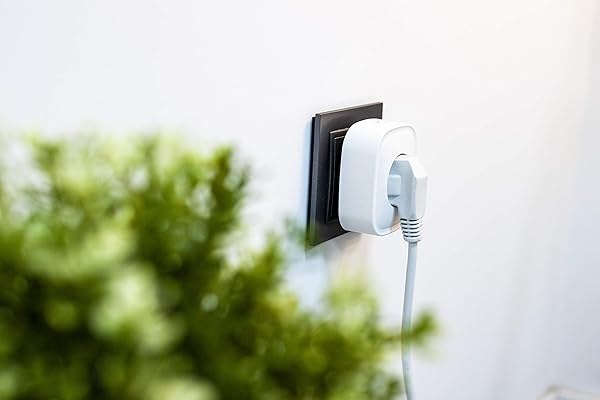 Enchufe wifi inteligente con medidor de consumo y 2 USB Energeeks