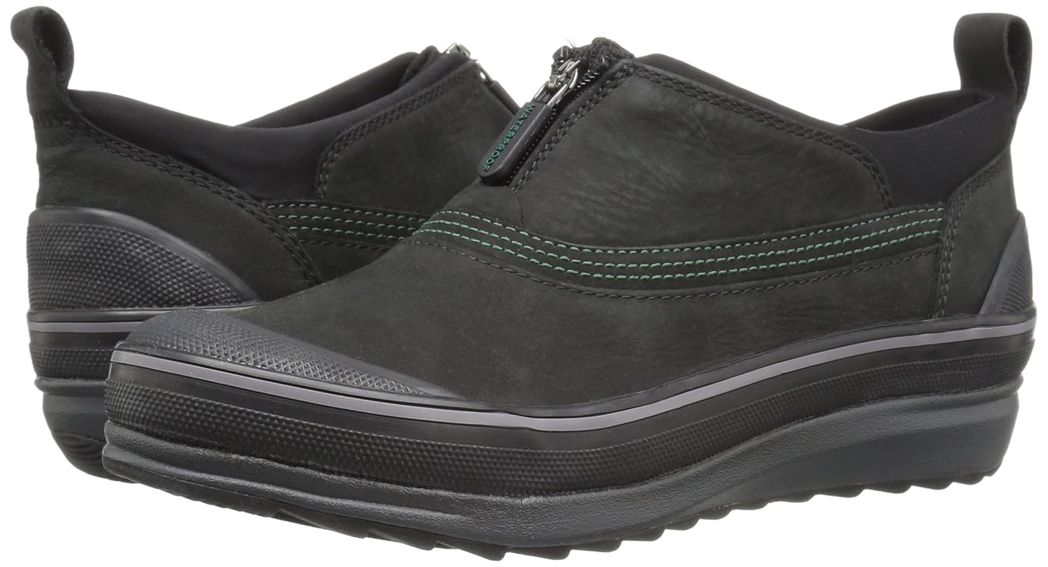 clarks women's muckers fog shoes