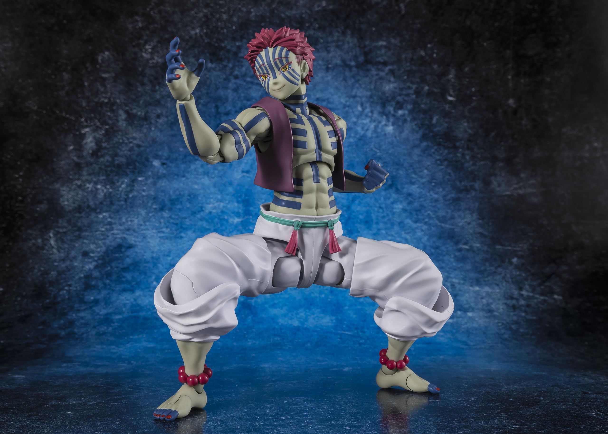 TAMASHII NATIONS - Demon Slayer: Kimetsu no Yaiba - Akaza S.H.Figuarts Action Figure