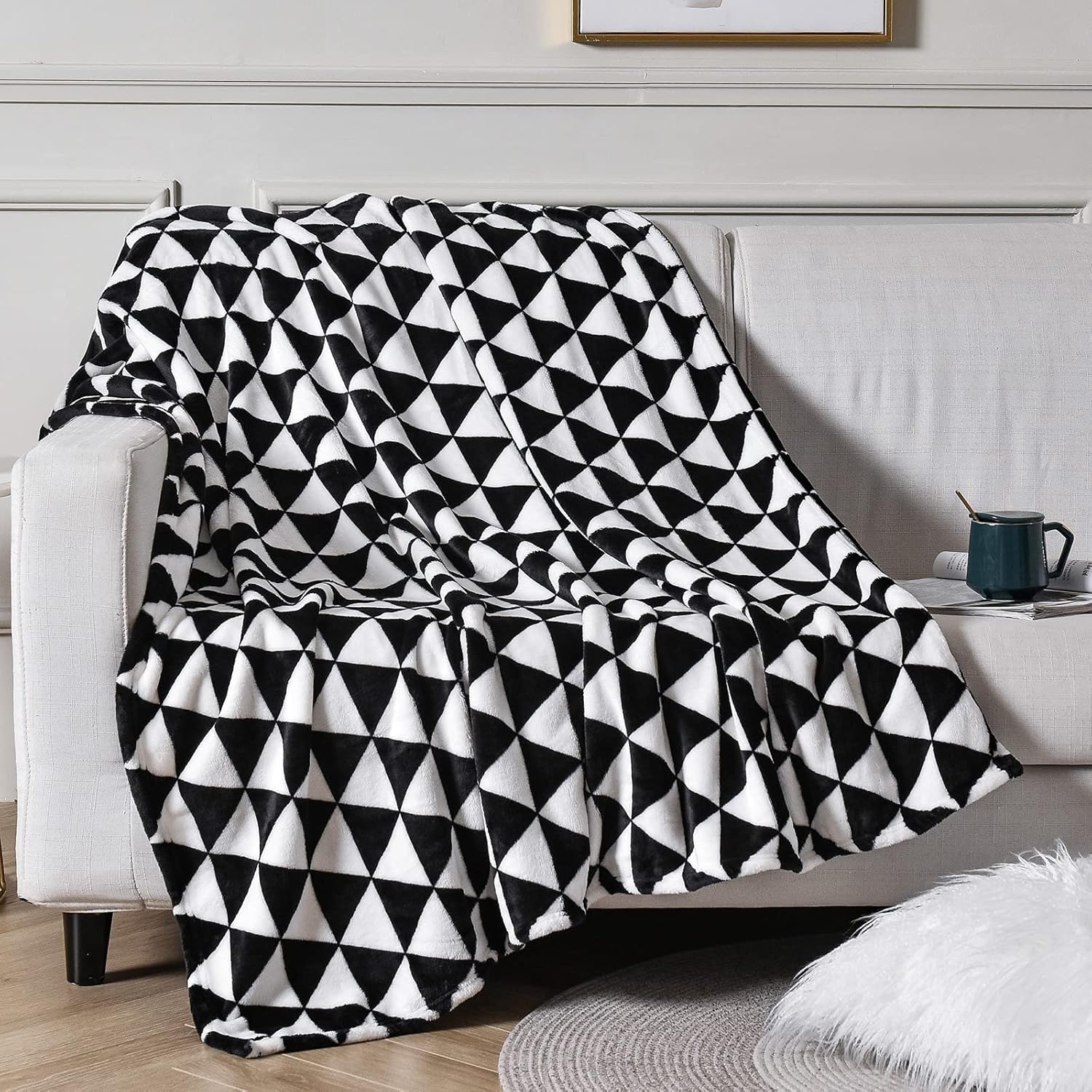 Vessia Oversized Flannel Fleece Reversible Throw Blanket(50x70 inch) Black and White Geometric