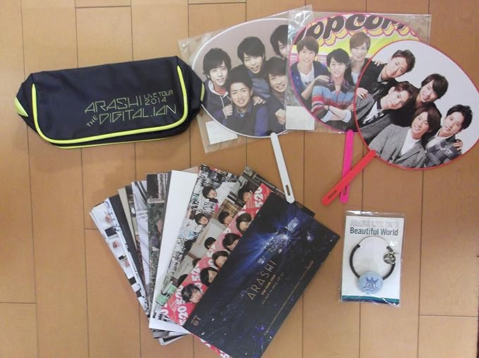 Amazon 嵐 Arashi 集合ミニうちわ Love Popcorn Japonism 3本 Beautiful World ヘアゴム Digitalian ペンケース ファンクラブ会報 Fc会報 No Vol 69 91 連番 セット 大野智 櫻井翔 二宮和也 相葉雅紀 松本潤 ジャニーズグッズ アイドル 芸能人グッズ