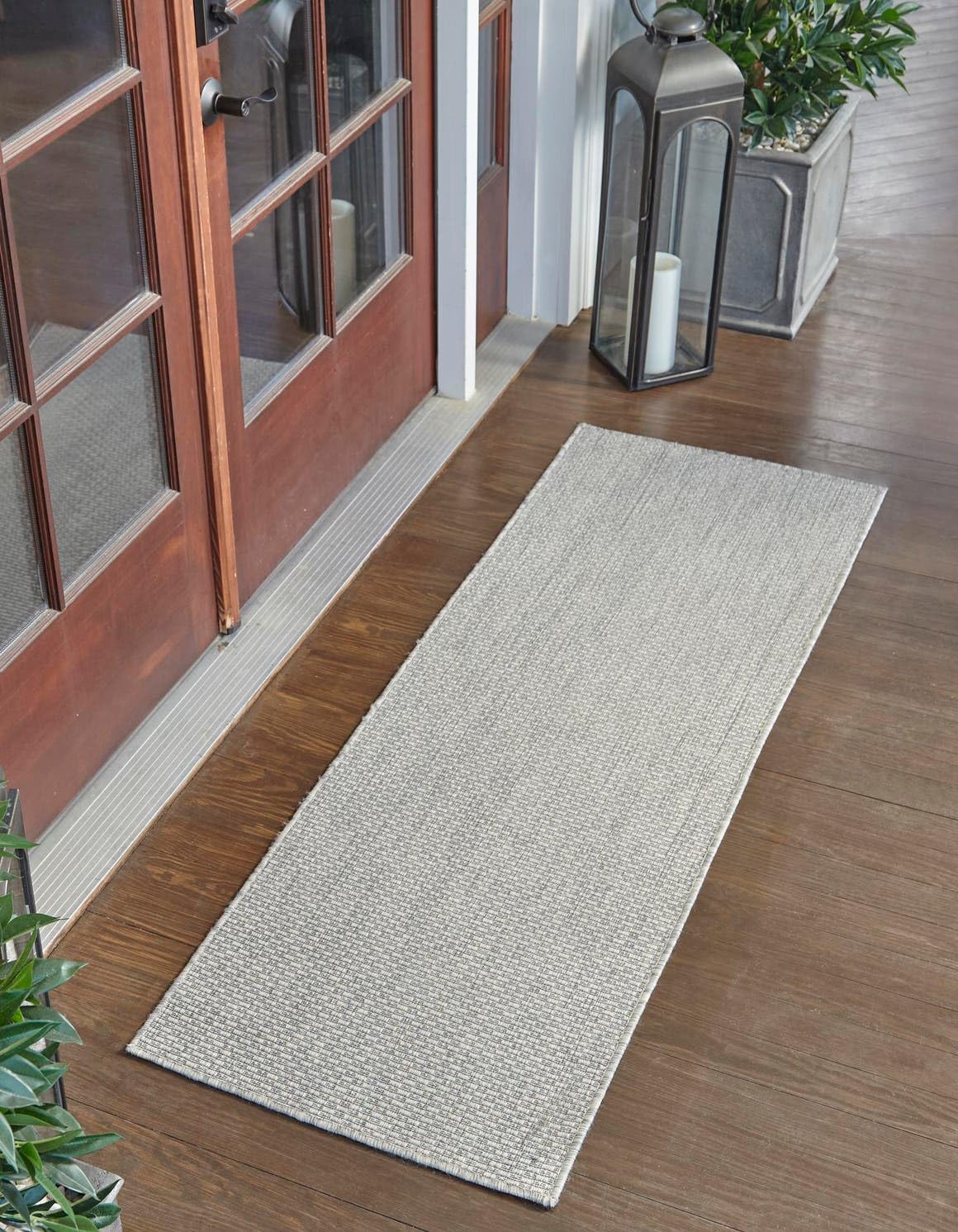 Unique Loom Outdoor Solid Collection Area Rug (2' 7" x 10' Runner Light Gray/Ivory) Image