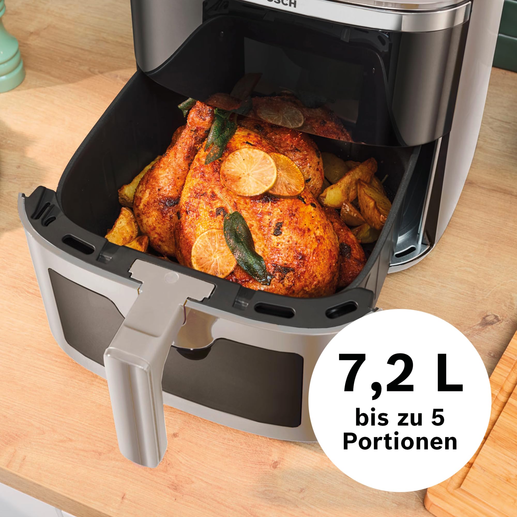 Bosch Heißluftfritteuse Serie 6, XXL Air Fryer, creme, 7,2 L Fassungsvermögen, beleuchtetes Sichtfenster, 7 voreingestellte Programme, bis zu 65% schnelleres Kochen, MAF671C0 4
