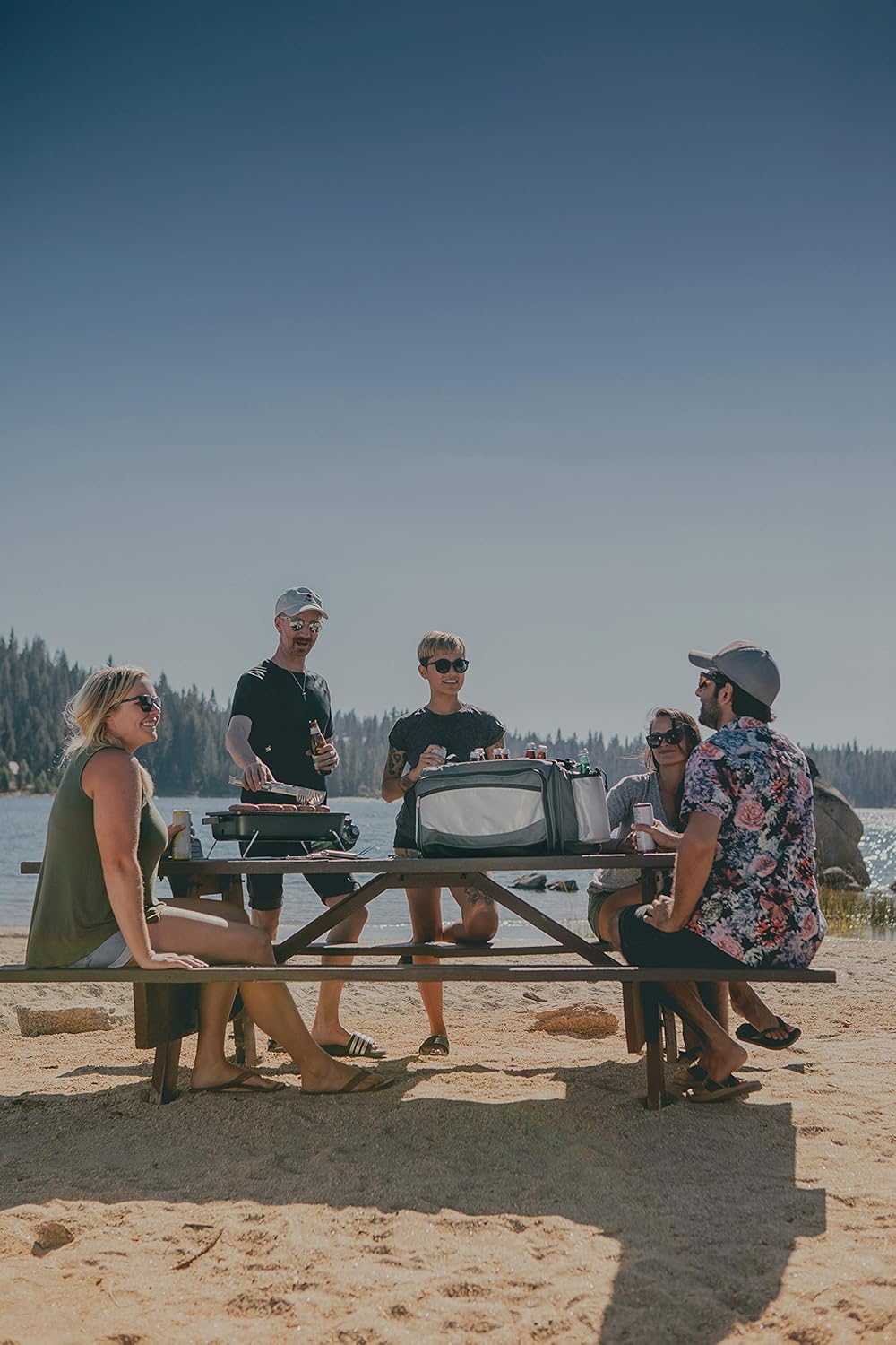 Amazon Com Oniva A Picnic Time Brand Vulcan All In One Tailgating Cooler Bbq Set Sports Outdoors