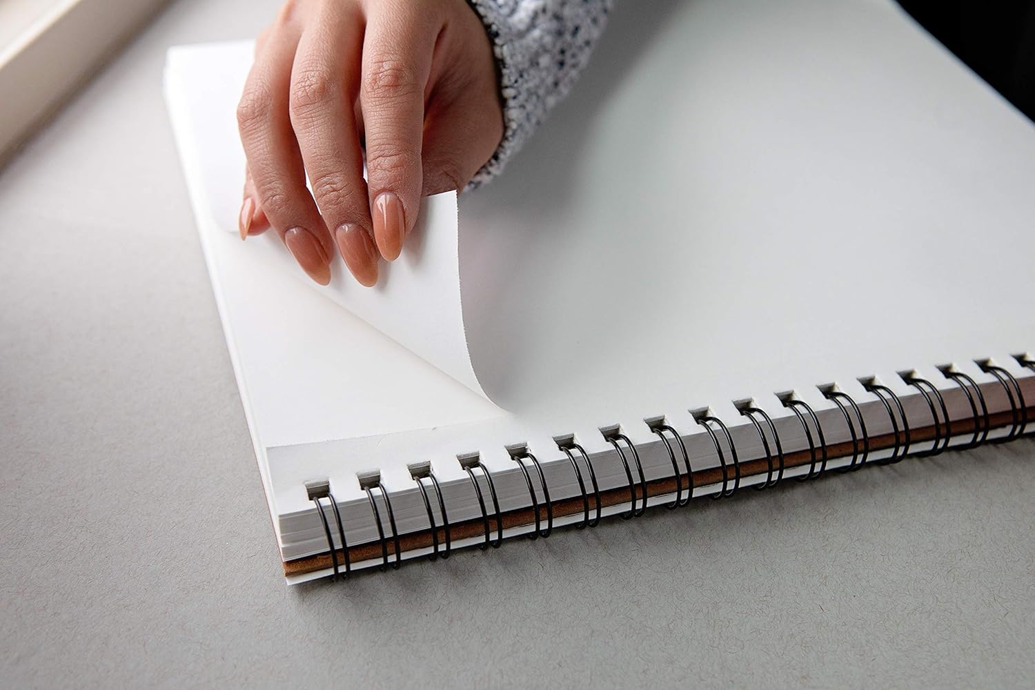 Strathmore Pro-Art Colored Pencil Spiral Paper Pad 9 x 12-inch, 30 Sheets, Graphite, White, 9"X12" - Image 5